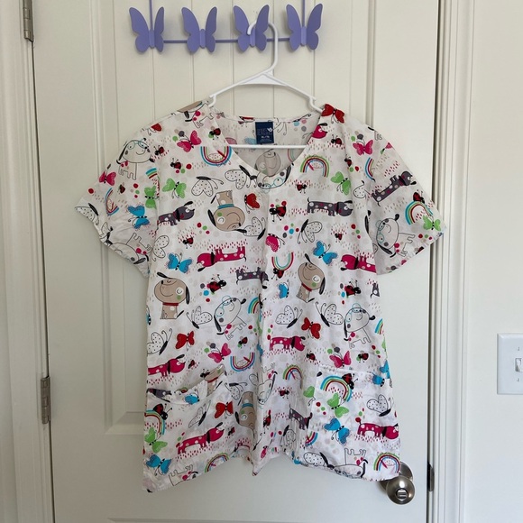 NWOT | Zoe & Chloe women’s v-neck white dog butterfly scrub top with pockets‎ XL - Picture 1 of 5